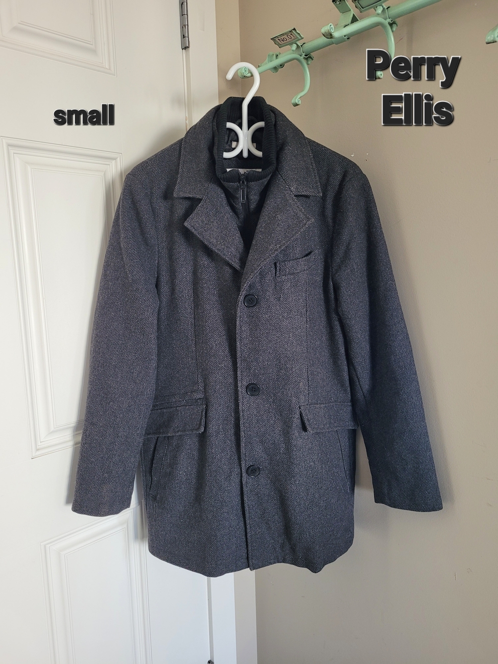 Perry Ellis Men's Gray Wool Blend Button-Up Coat - Small